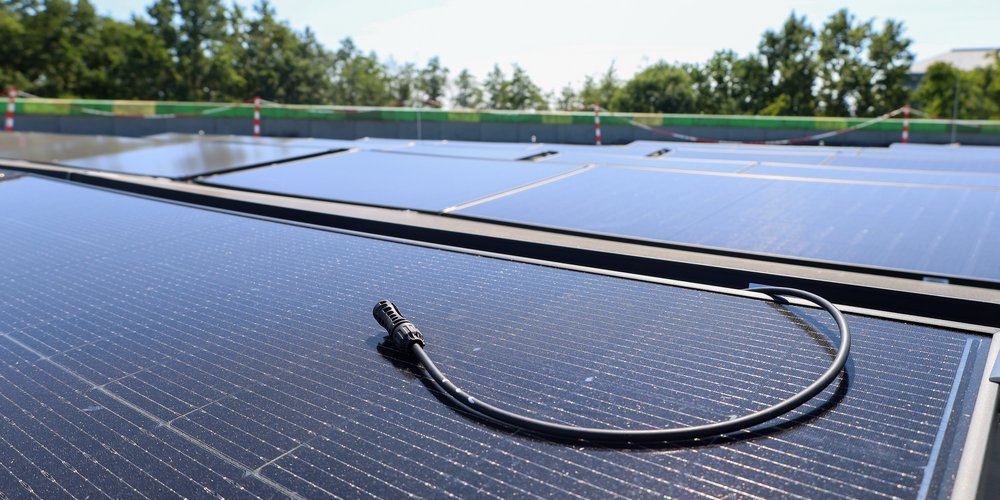 Repowering Bambados-PV: Modul mit Kabel Repowering Bambados-PV: Modul mit Kabel