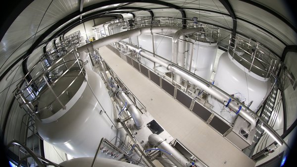 Behälter beim neuem Wasserwerk Behälter beim neuem Wasserwerk