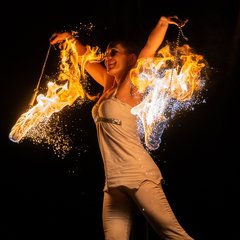 Bamberg zaubert Feuertänzerin - Marc Eichhorn Bamberg zaubert Feuertänzerin - Marc Eichhorn