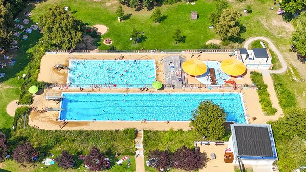 Luftbild vom Freibad Gaustadt