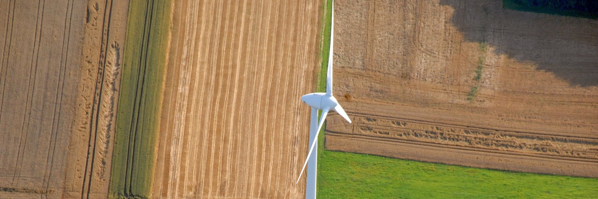 Windrad auf einem Feld in Sassendorf Windrad auf einem Feld in Sassendorf