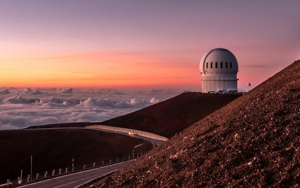 Observatorium auf dem Gipfel des Mauna Kea Vulkans